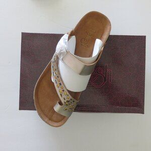 Refresh Leo-07 Women's  (Birkenstock Style) Metalic Cork Bed Sandals. Sz.10